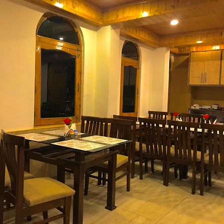 The Avenue Hotel , Manali A River Side Hotel Экстерьер фото