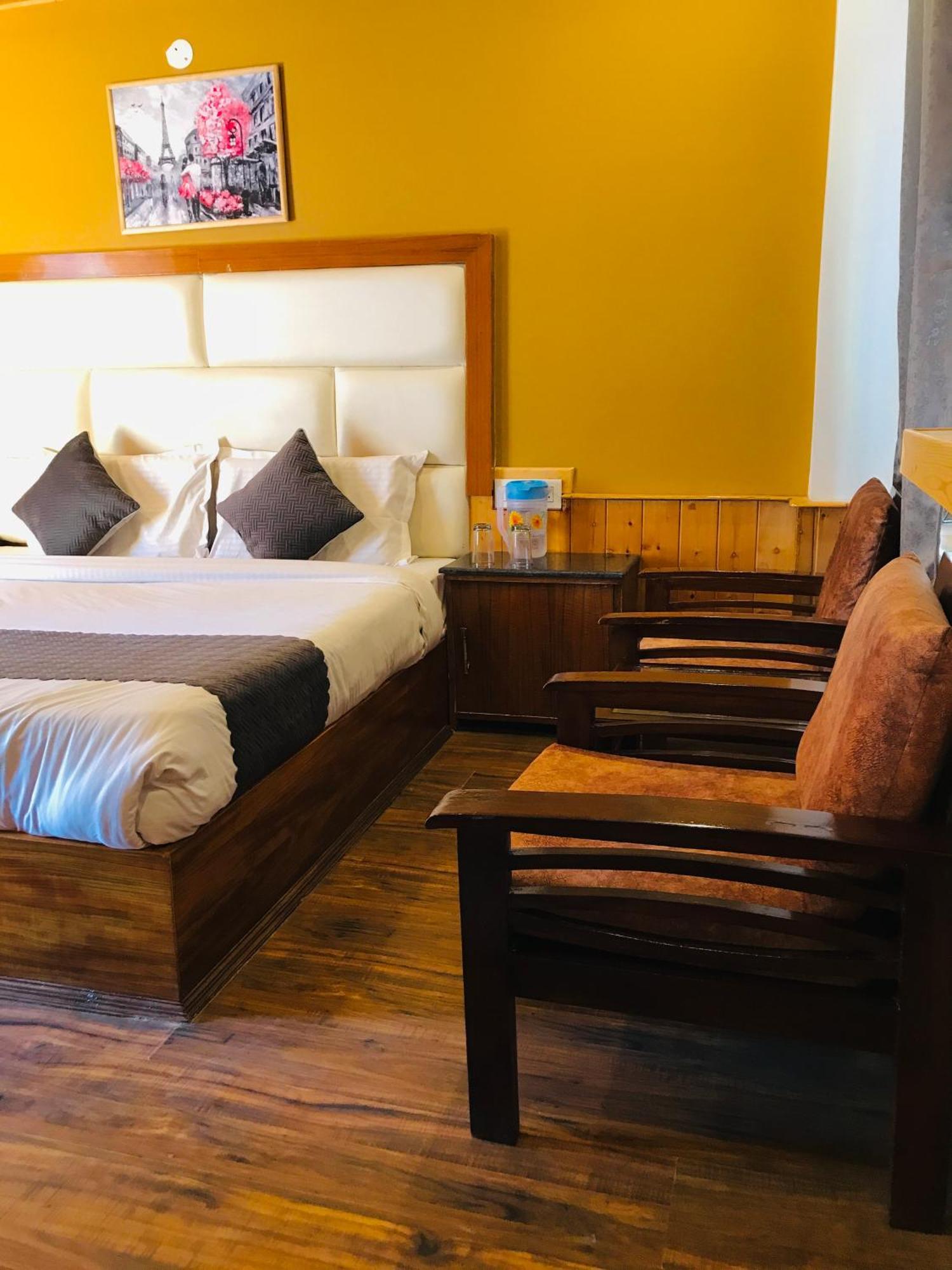 The Avenue Hotel , Manali A River Side Hotel Экстерьер фото