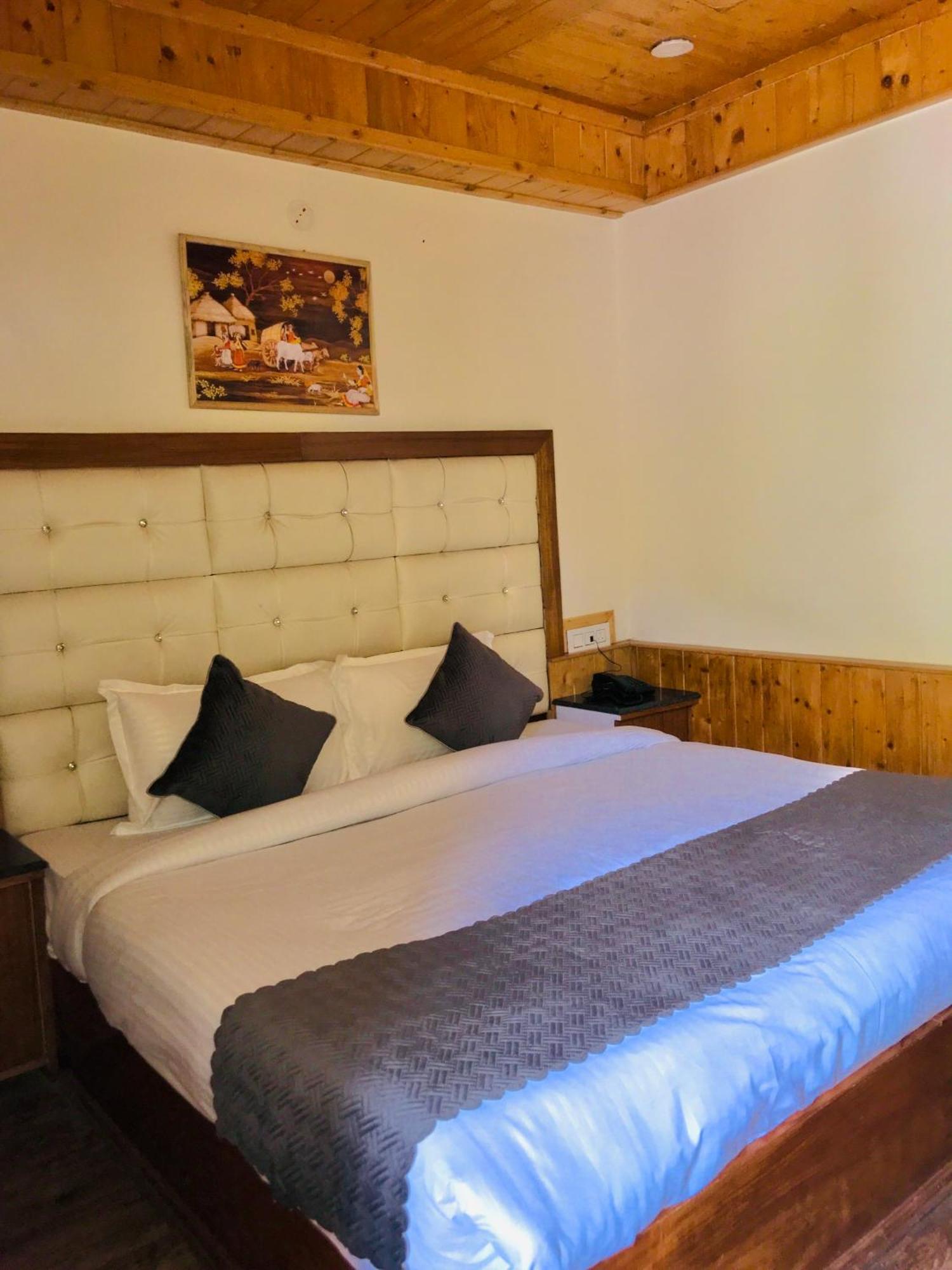 The Avenue Hotel , Manali A River Side Hotel Экстерьер фото