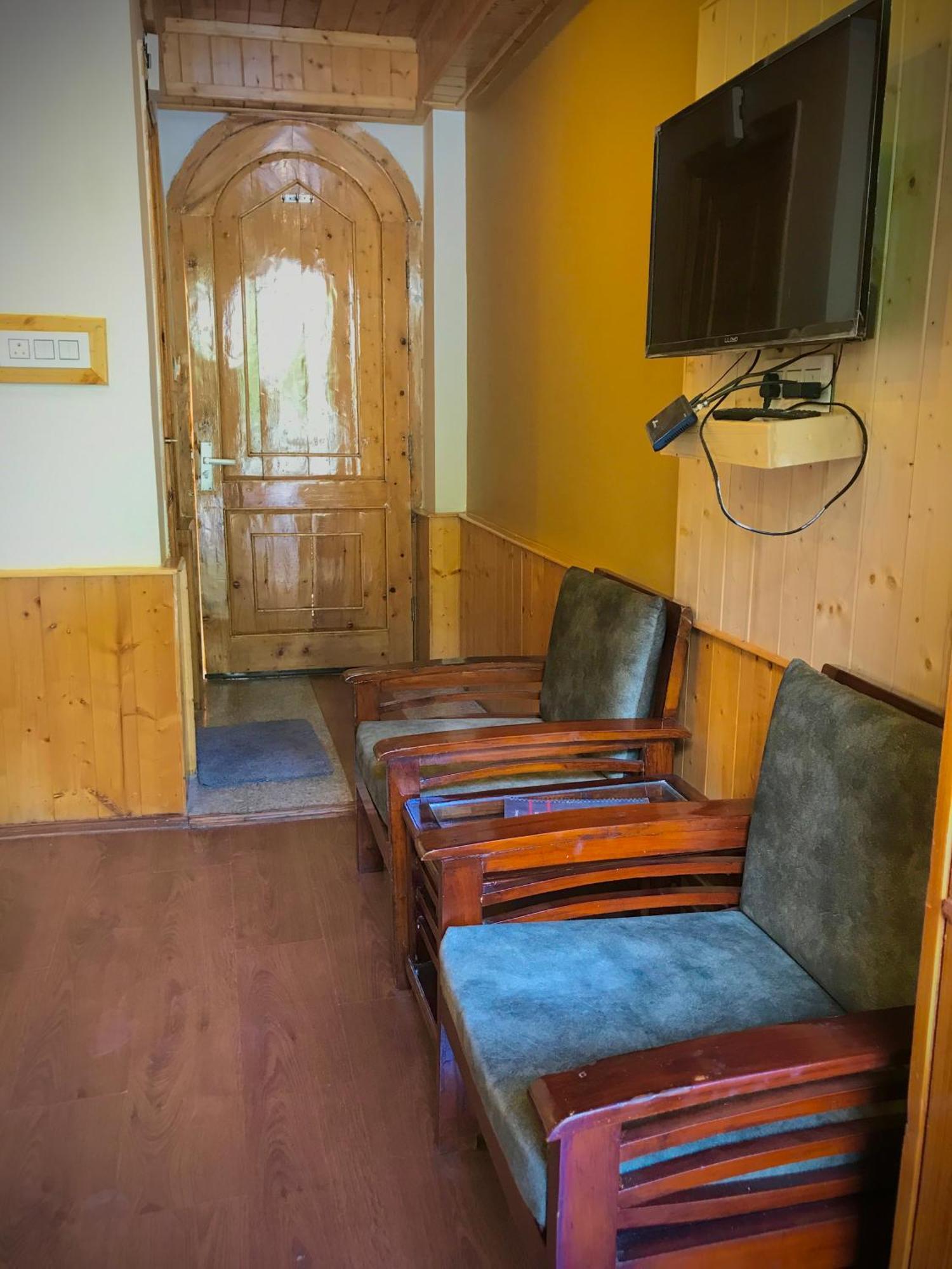 The Avenue Hotel , Manali A River Side Hotel Экстерьер фото