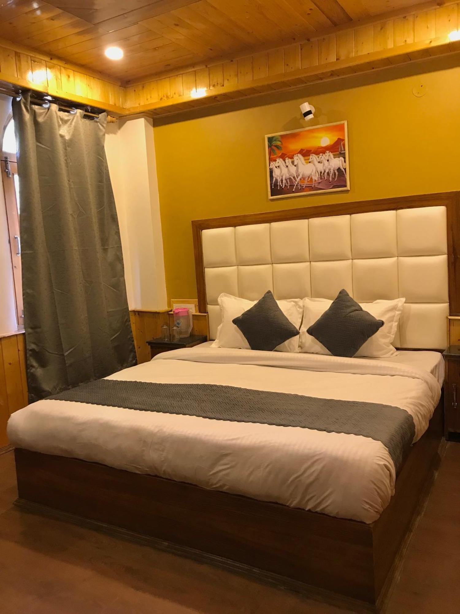 The Avenue Hotel , Manali A River Side Hotel Экстерьер фото