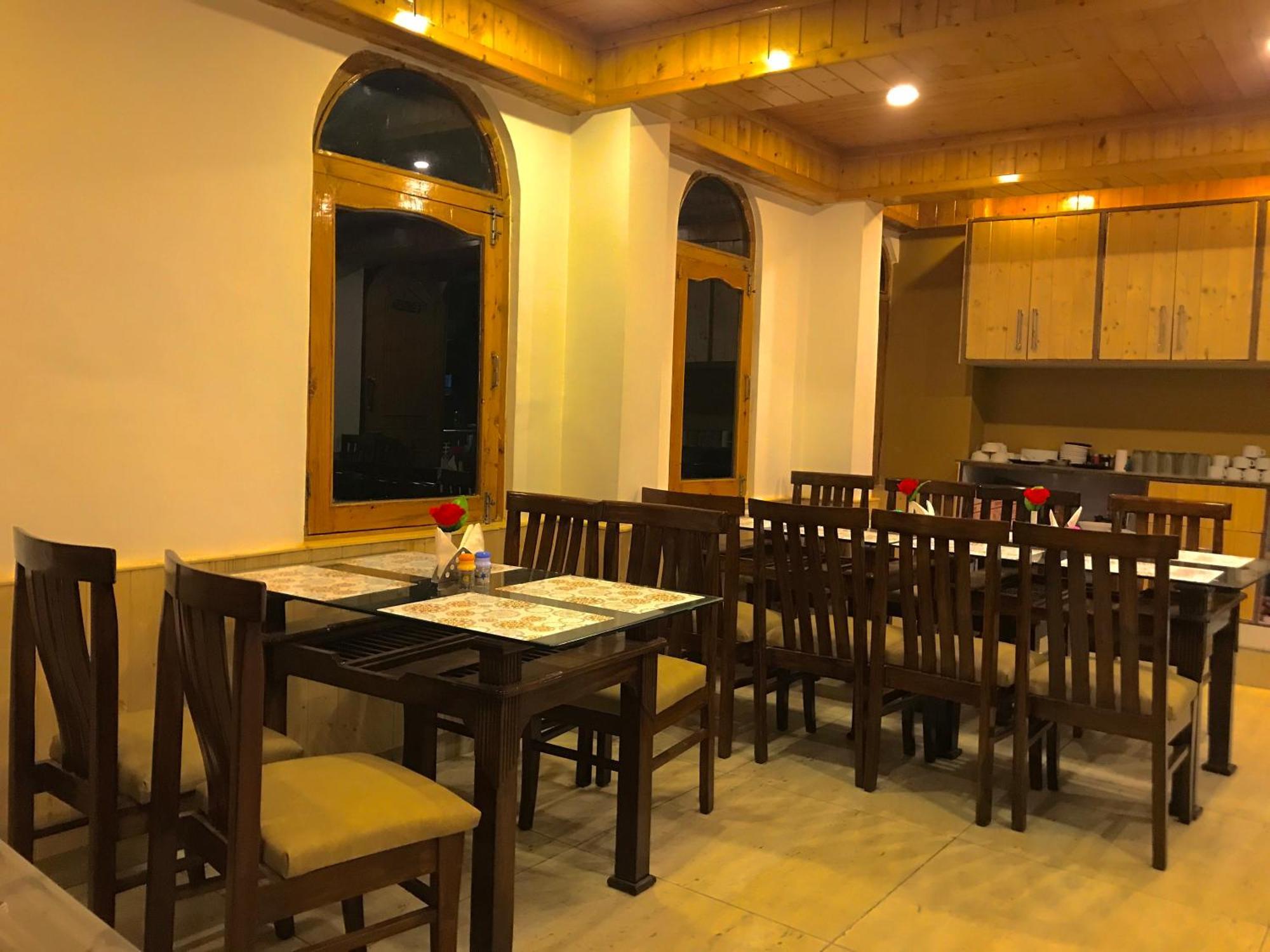 The Avenue Hotel , Manali A River Side Hotel Экстерьер фото