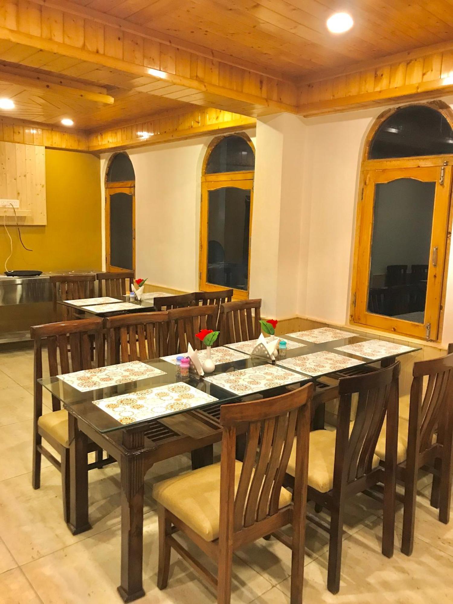 The Avenue Hotel , Manali A River Side Hotel Экстерьер фото