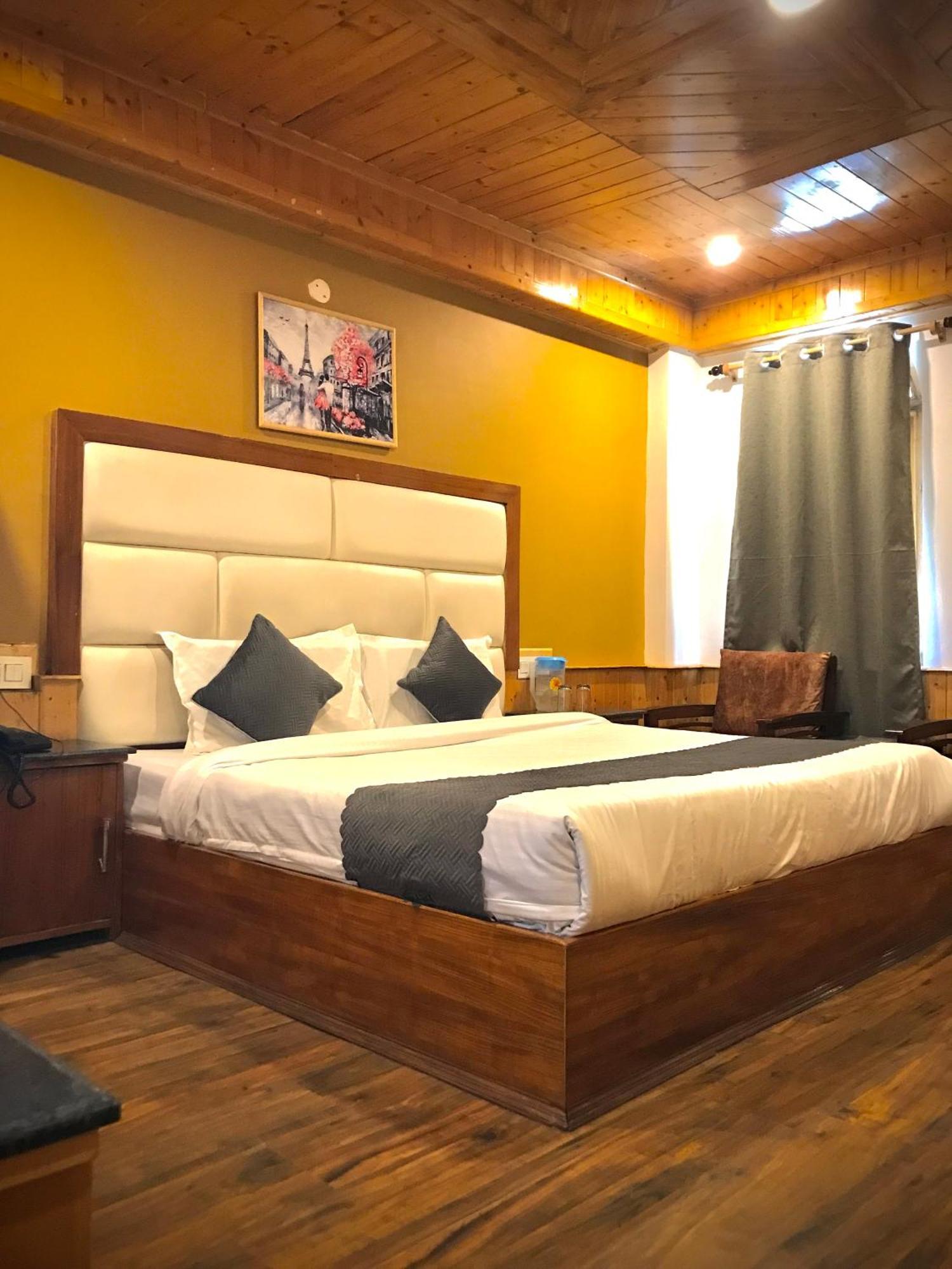 The Avenue Hotel , Manali A River Side Hotel Экстерьер фото
